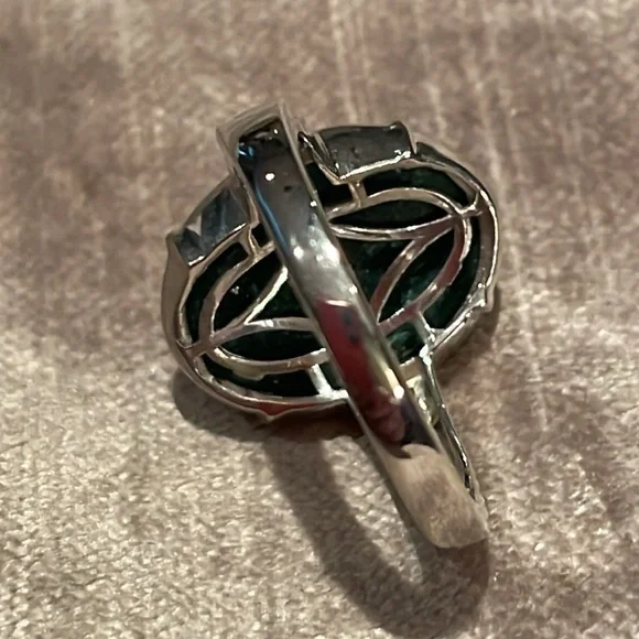 Green Aventurine Ring Size 9 Gemstone is 14 Karats New - Picture 4 of 8